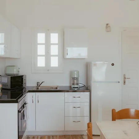 Sunset Getaway Paros Apartment