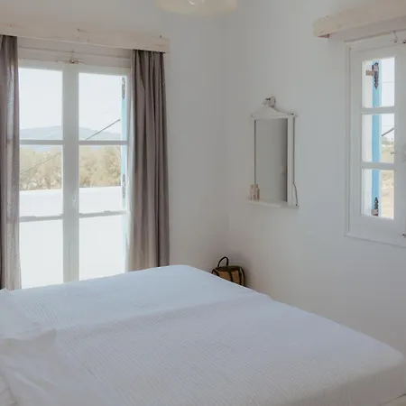 Sunset Getaway Paros Appartement Alikí