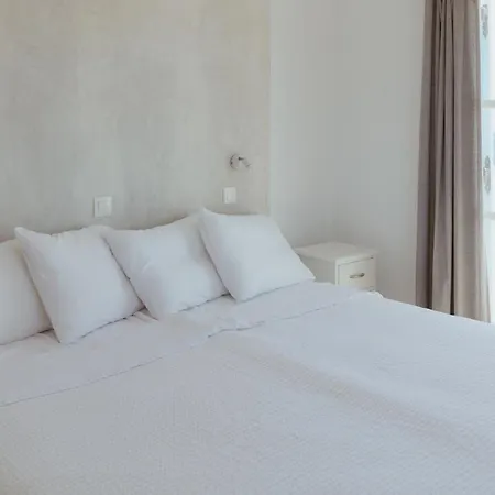 Sunset Getaway Paros Apartament *